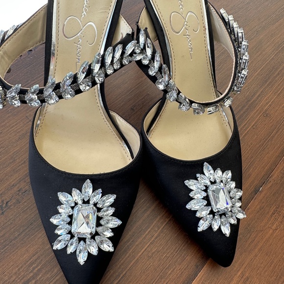 Black heels - Picture 3 of 4